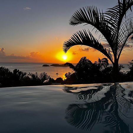 Sunset Palm - Superbe Villa Créole avec piscine face au coucher de soleil Bouillante Extérieur photo